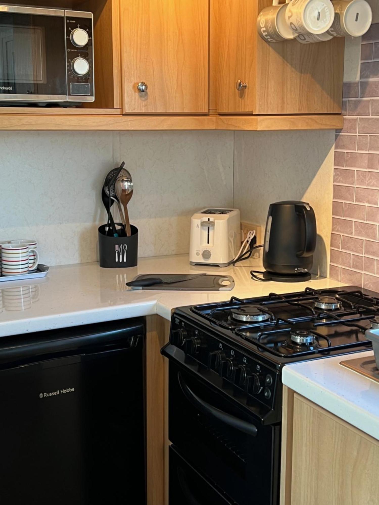 Coastal Caravan Holidays - Goldfinch 22 Уидърнсий Екстериор снимка